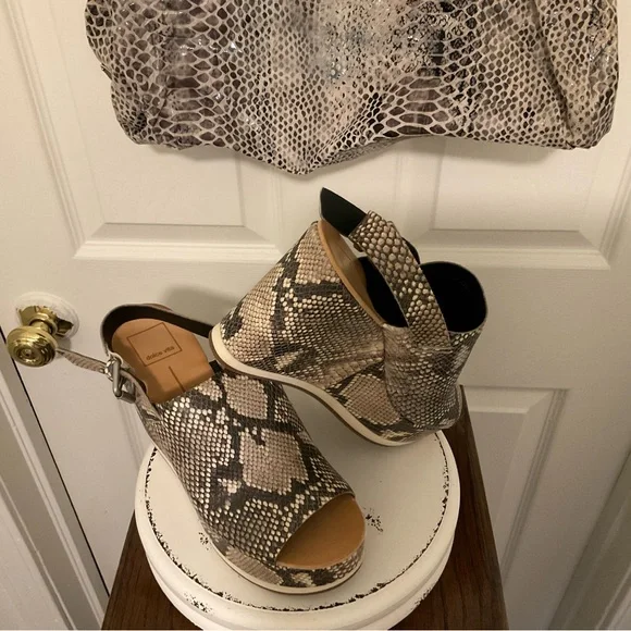 NWOT Python Dolce Vita Platform peep toe sling back. - Picture 1 of 7